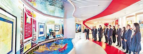 在“三合一”创新工作室开展主题党日活动。