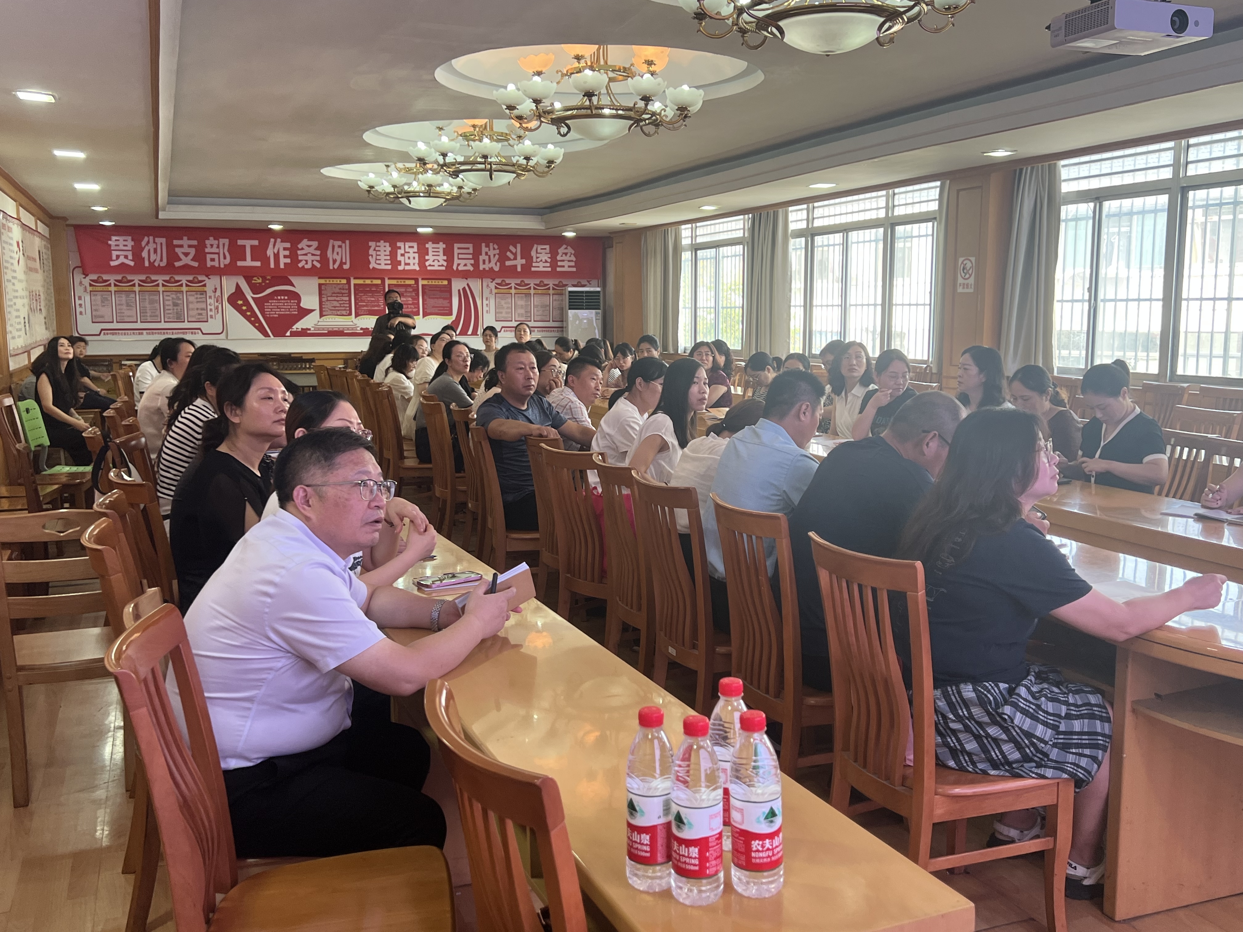 盐城市解放路实验学校开展班主任心理健康教育专题培训