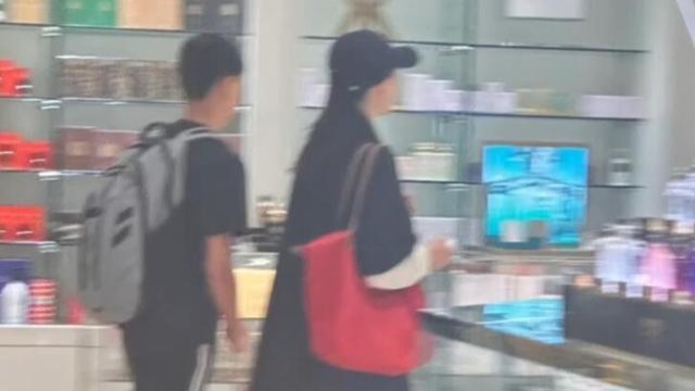 梁洛施携长子美国逛街，15岁李长治侧脸首曝光，撞脸王力宏超帅气封面图