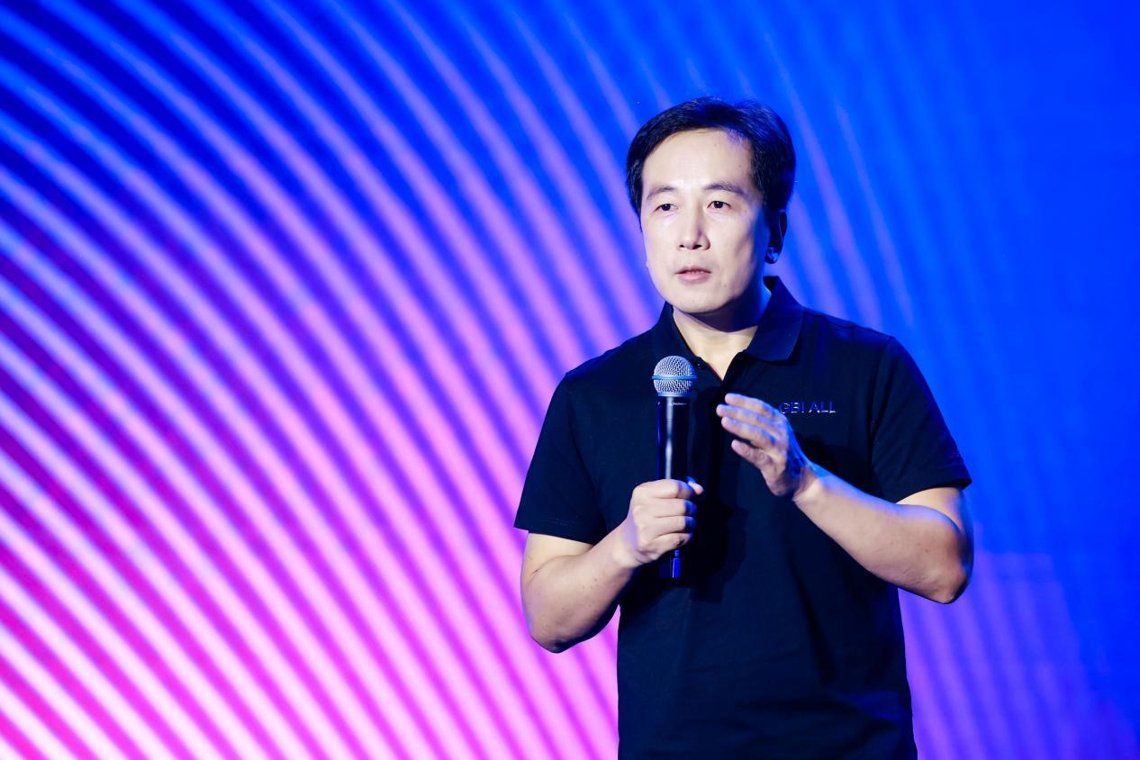 发布会现场华大基因CEO赵立见提出GBI ALL