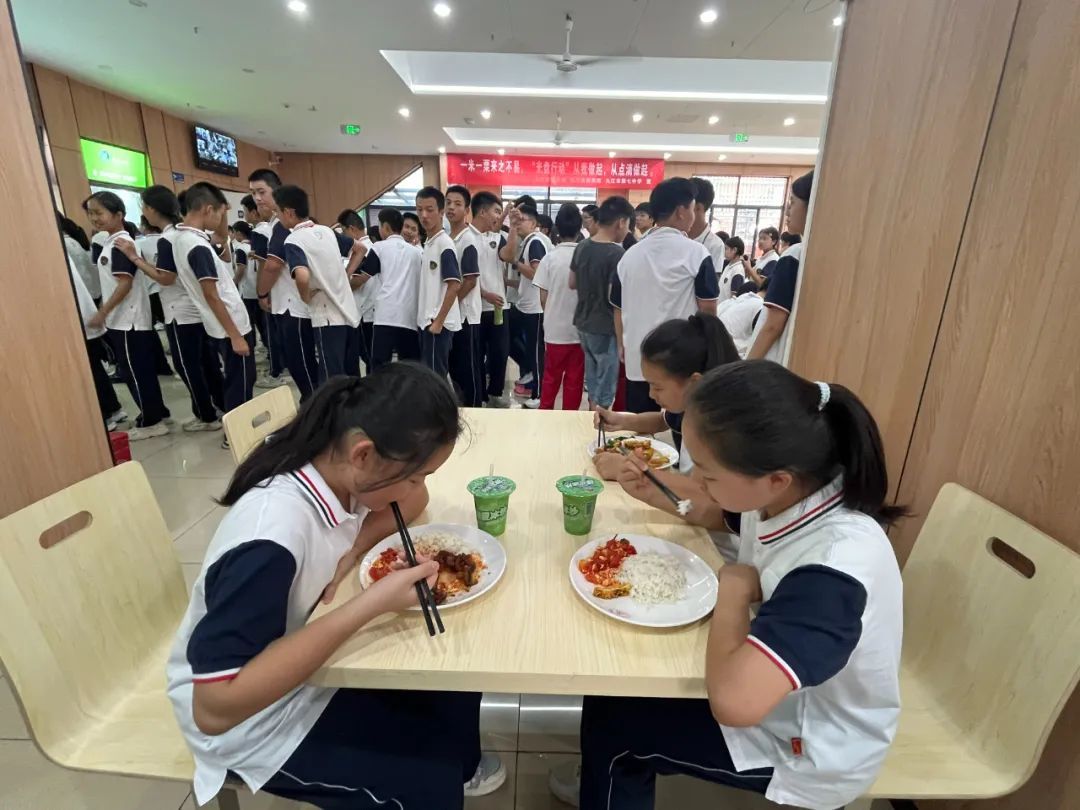 不外包了放心吃！九江积极推动学校食堂自主经营