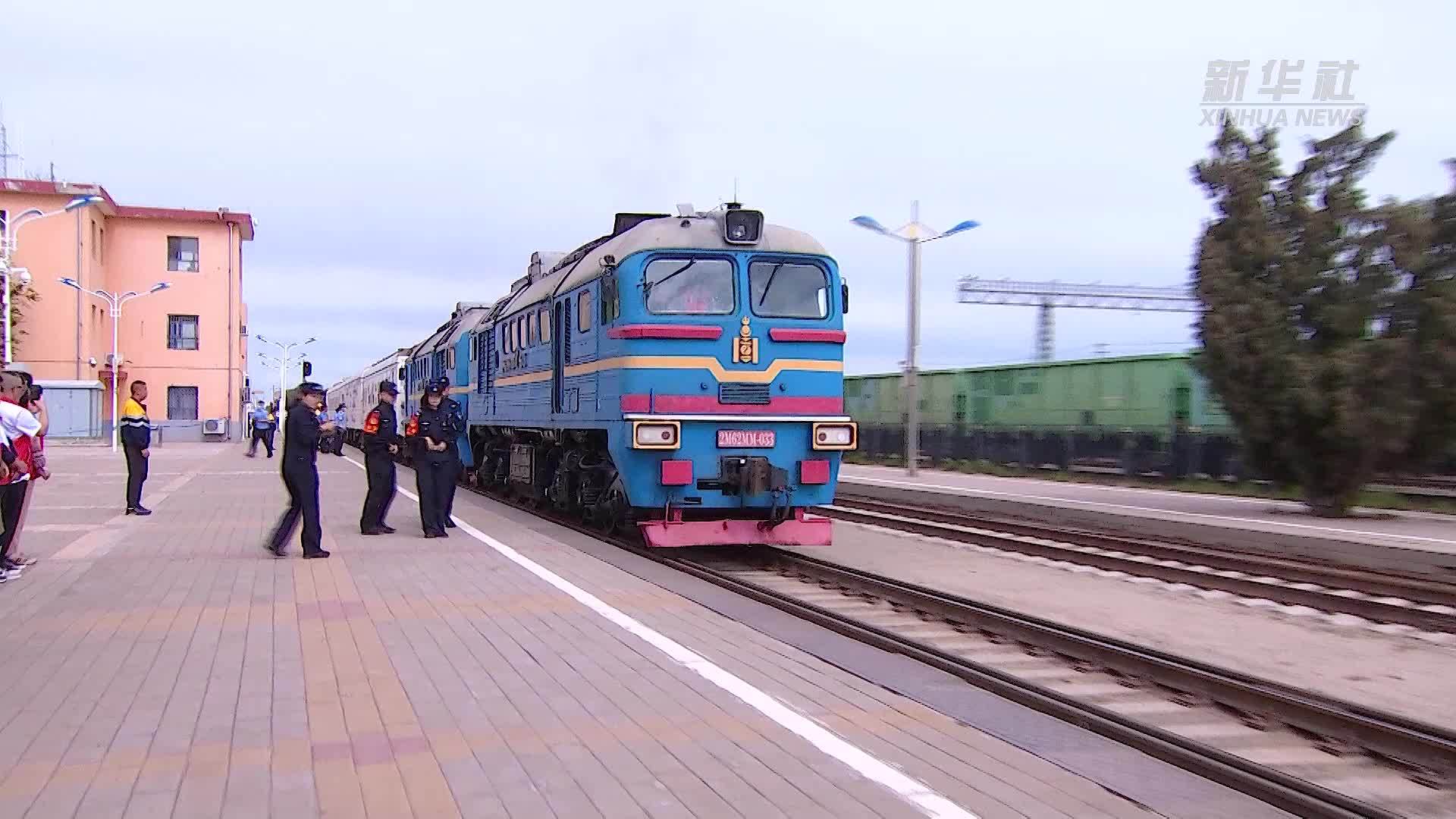 “一带一路·光明行”让114名蒙古国白内障患者重获光明