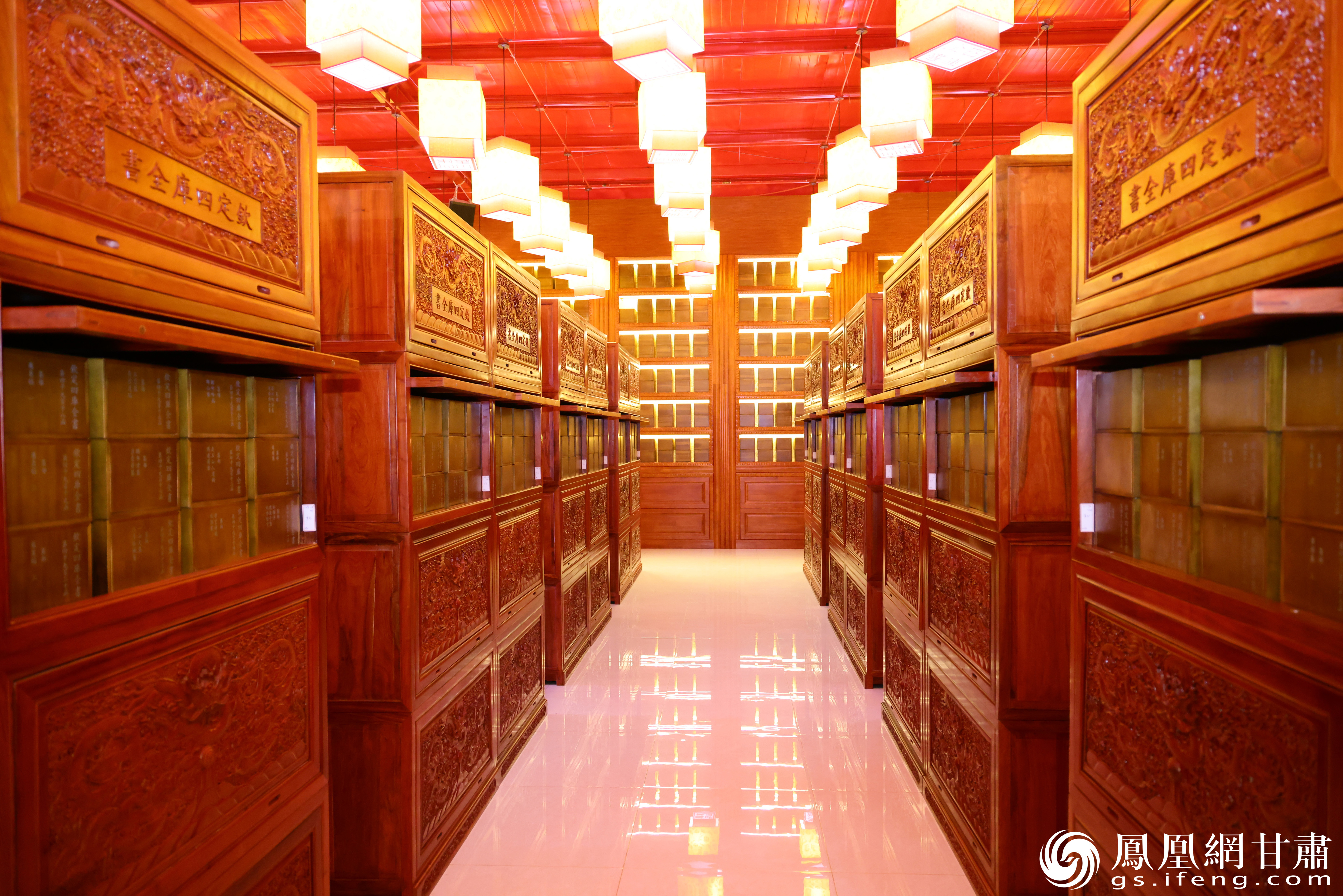 龙王池四库书院收藏的影印本全套文渊阁《四库全书》收书3461种,共36375册79309卷。兰州市永登县龙王池文化乐园供图