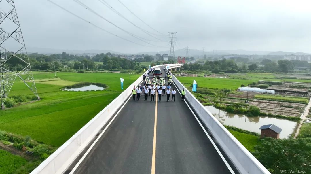 余江洲和信江大桥通车