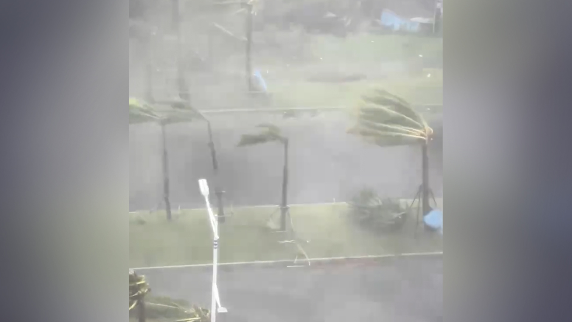 “破坏之强、影响之大超乎想象”，台风“摩羯”造成海南4人死亡，95人受伤