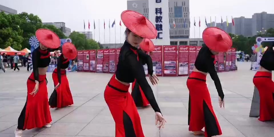 河南机电职业学院迎新“跳”出新高度