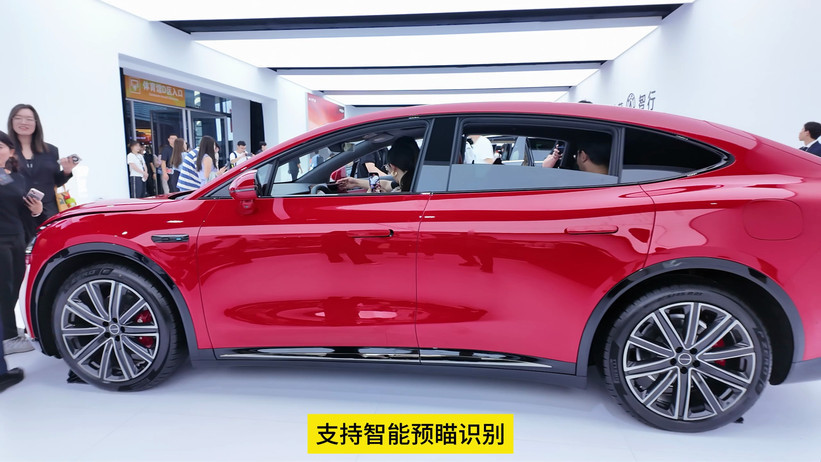 智界R7 预售26.8万 Model Y的预算 超越Model X的享受