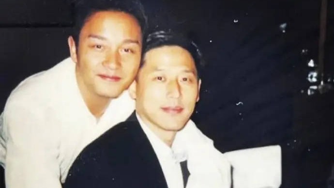 唐鹤德庆祝张国荣庆诞辰 晒其旧照并配文爱哥哥封面图