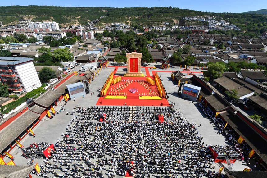 公祭伏羲大典现场 新华社发 周文涛 摄