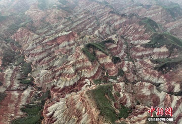 9月12日,无人机航拍兰州水墨丹霞风景区。(无人机照片)