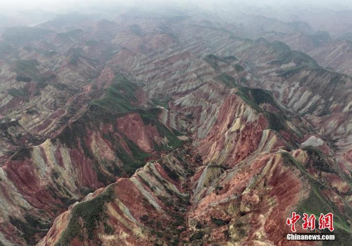 9月12日,无人机航拍兰州水墨丹霞风景区。(无人机照片)