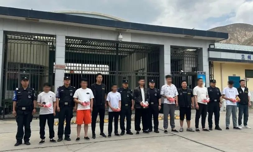 七里河警方打掉3个犯罪团伙，抓获犯罪嫌疑人30余人。