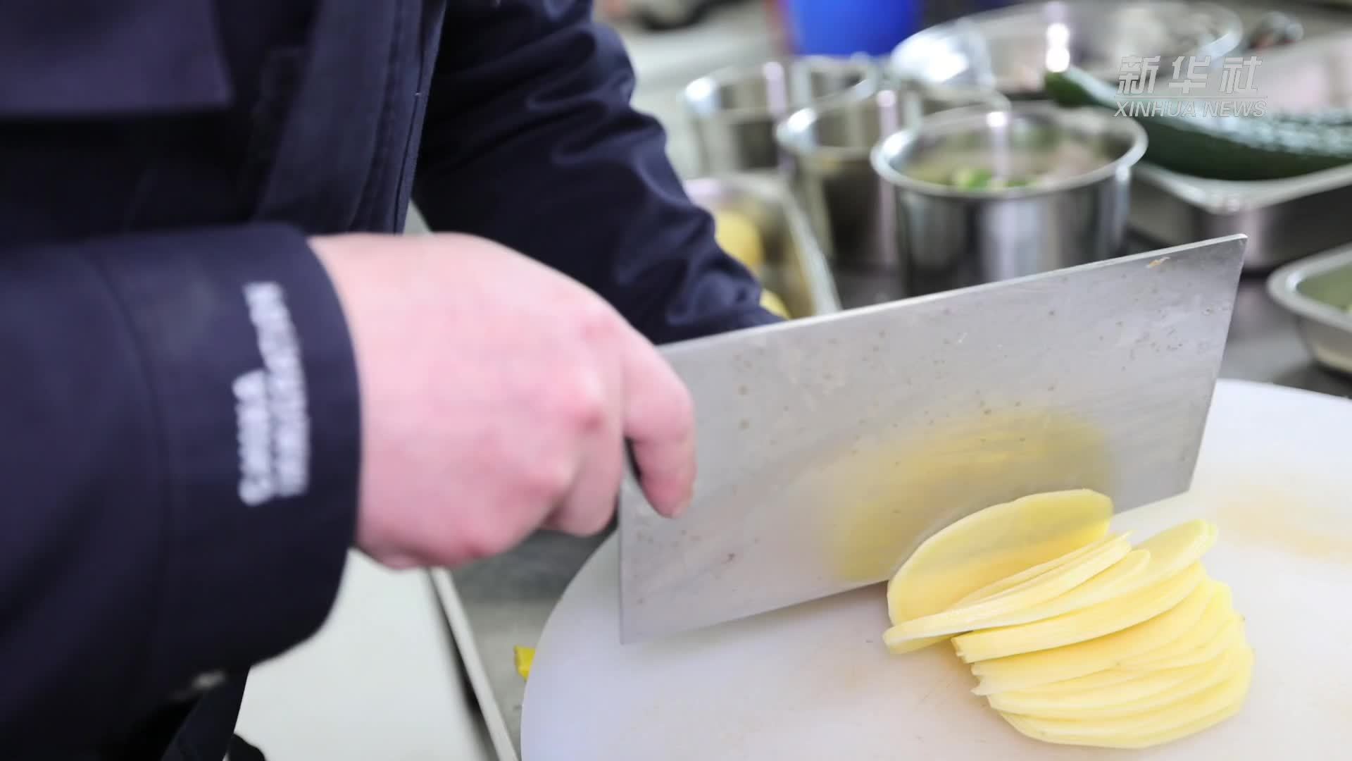 卓木拉日雪山下的一顿中秋团圆饭