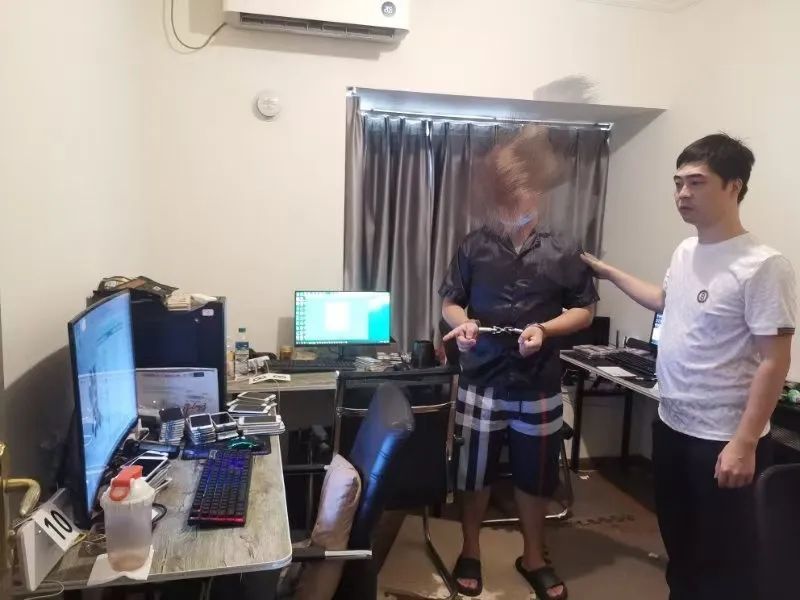 ▲犯罪嫌疑人指认作案工具。