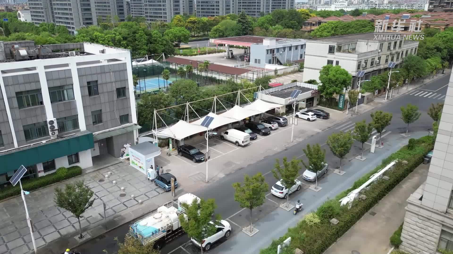 浙江金华：新一代智能移动充电机器人“上岗”