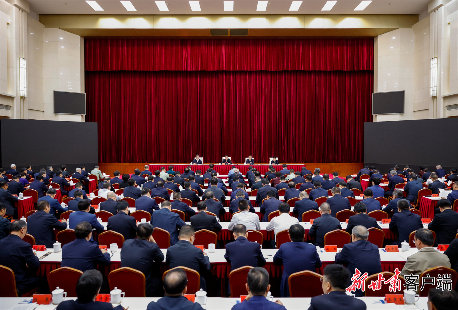 9月14日，省委常委会召开（扩大）会议，传达学习习近平总书记视察甘肃重要讲话和指示精神，研究部署贯彻落实工作。省委书记、省人大常委会主任胡昌升主持会议。新甘肃·甘肃日报记者　孟捷