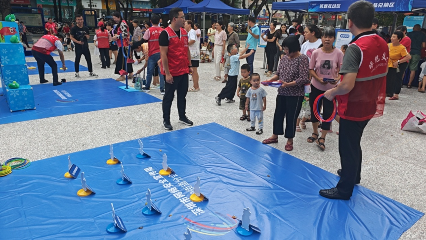 坪地街道在富民公园举办“网络安全集市”主题活动