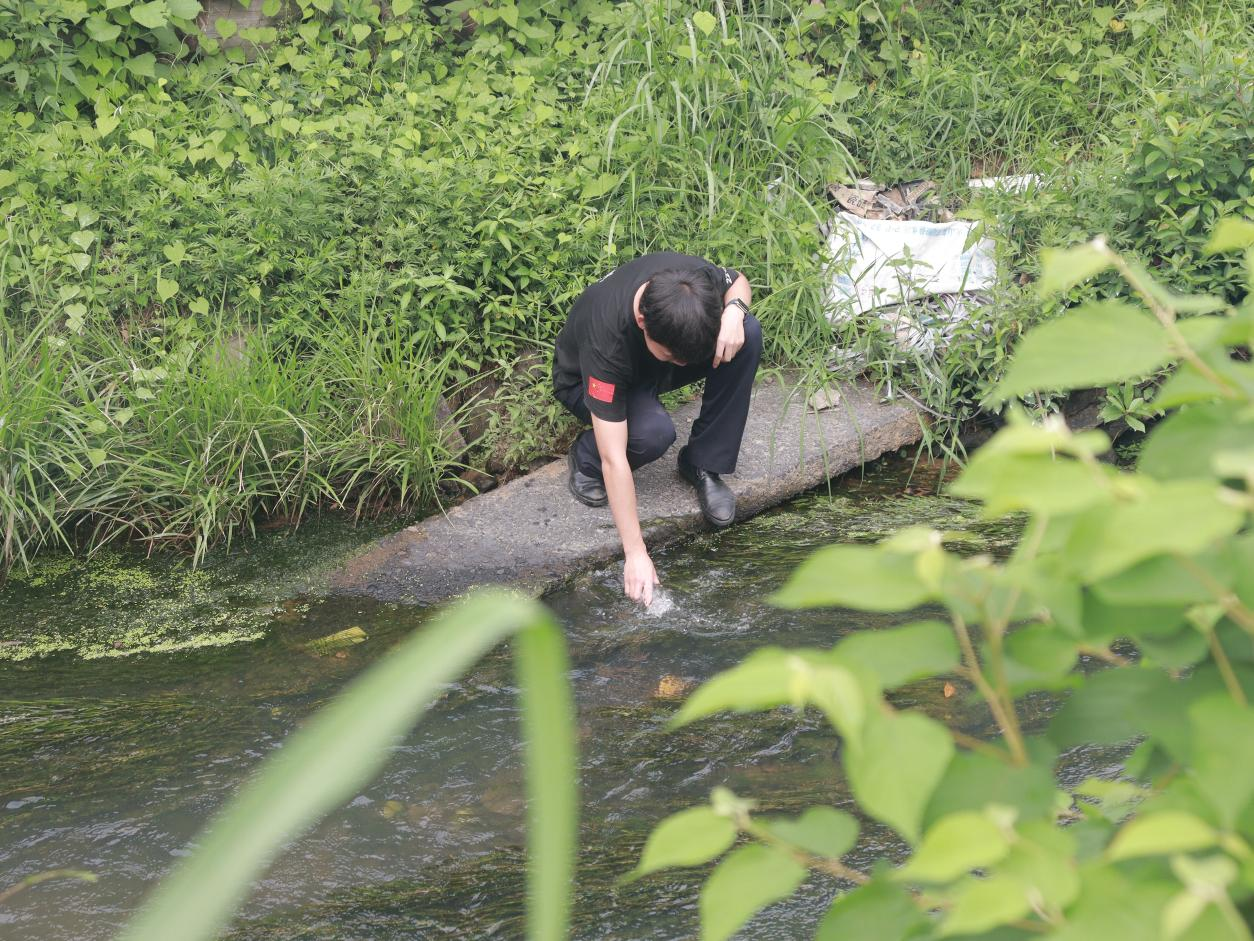 湖南警察学院刑事科学技术系暑假三下乡团队开展水质检测和食品安全检测实践活动