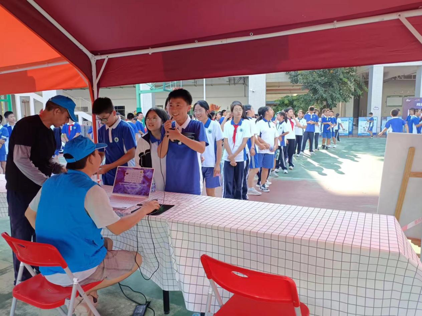 龙岗街道在深圳市仙田外国语学校开展网络安全进校园活动