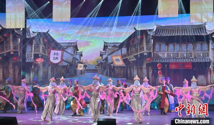 9月15日晚，兰州大学原创音乐剧《敦煌&middot;星》在甘肃兰州首演。余若怡　摄