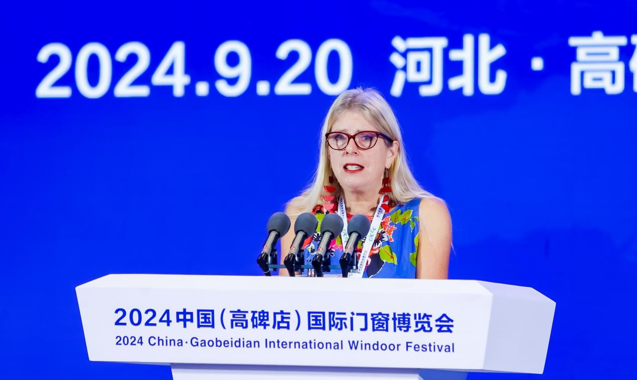 图4:联合国政府间气候变化委员会副主席戴安娜·悦格弗萨茨致辞