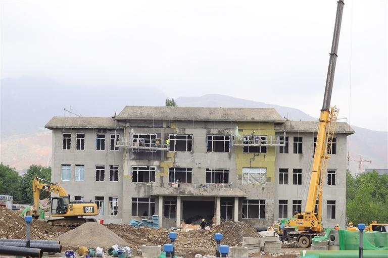 正在建设的大河家镇自来水厂