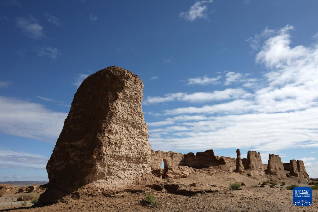 这是雨后的大方盘城景色（9月4日摄）　新华社记者　陈斌　摄