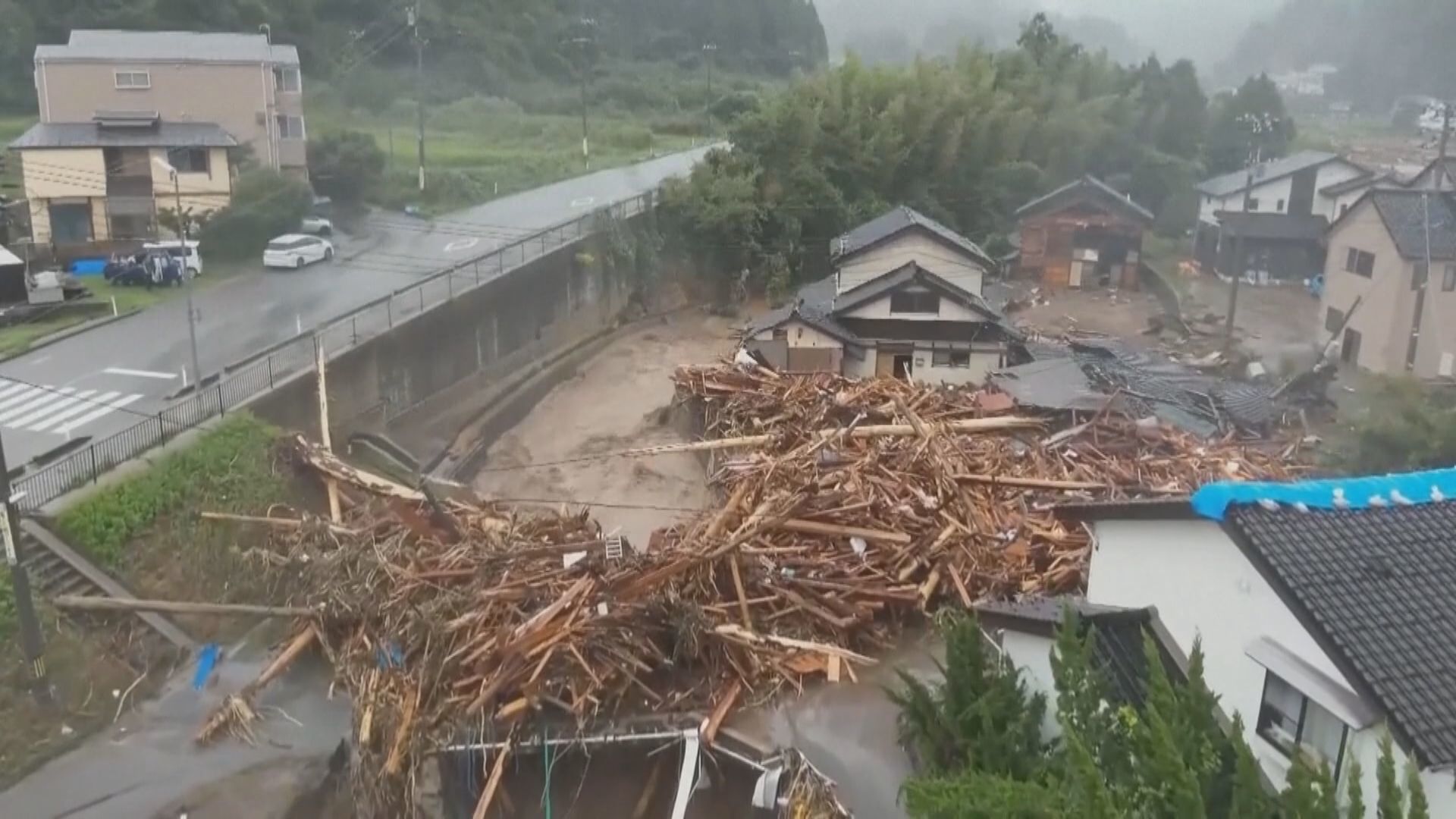 日本石川暴雨持续强降雨 已致6死