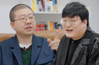 李诞透露开小卖部一部分源于王建国，很有午夜电台的感觉