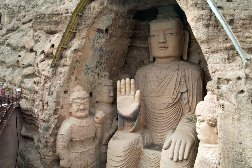 4月20日拍摄的武威天梯山石窟（无人机照片）　新华社记者　张智敏　摄