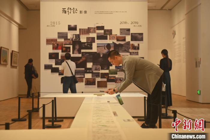 “西行记——老树画展”现场　李亚龙　摄