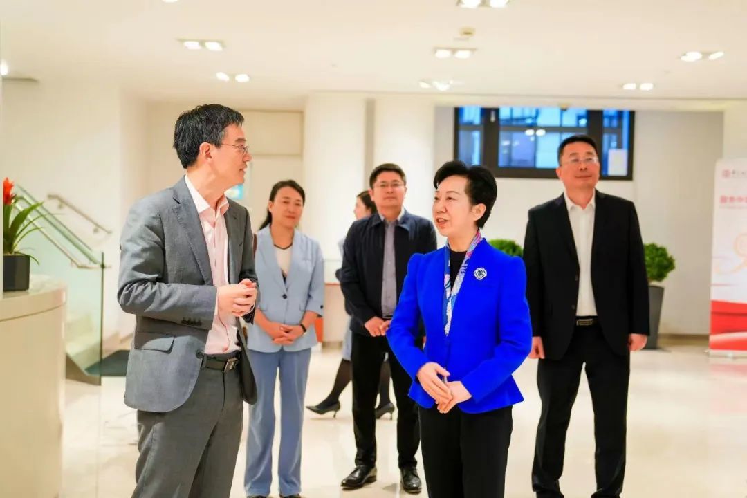 胡雪梅会见英国中国商会会长