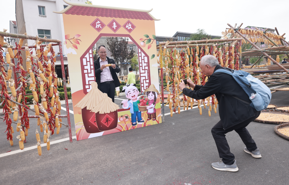 感受丰收的喜悦 孝感云梦县胡金店镇举办首届晒秋节