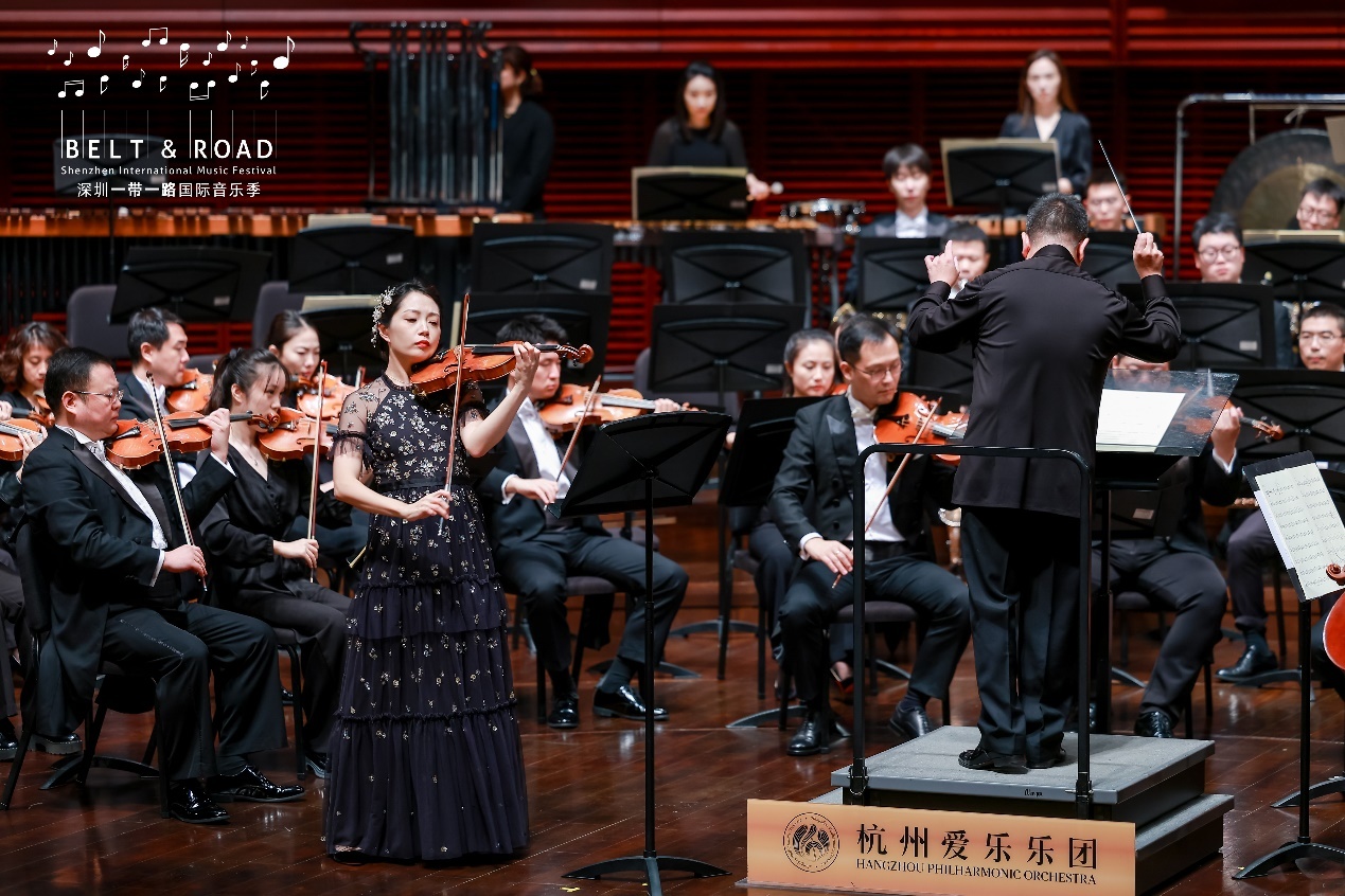 小提琴家杨允晶演绎《玉观音随想曲》