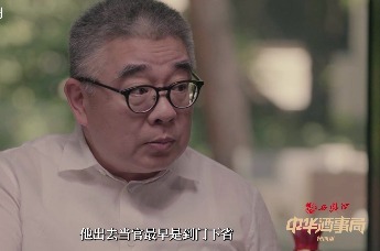 唐代那么多大诗人，他仅凭一首就站稳脚跟，而且嗜酒如命胜李白！