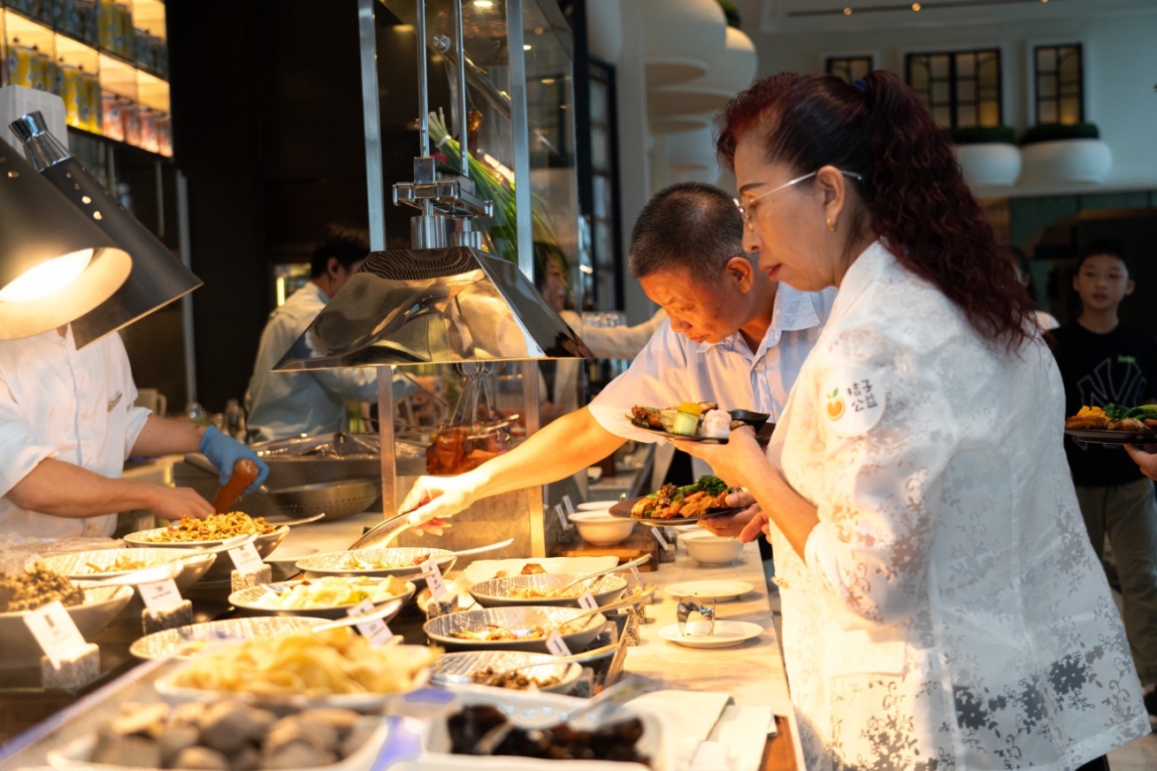 深圳南山香格里拉“集 · 66”自助餐 – 出租车司机朋友们惬意用餐