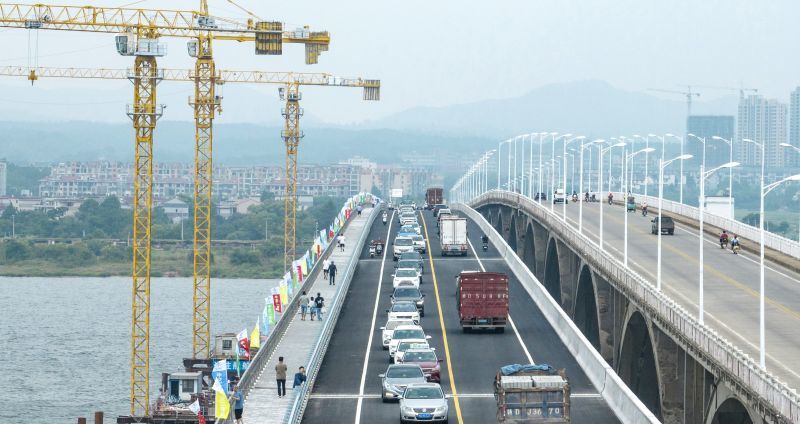 新干赣江大桥左幅桥梁通车（图）