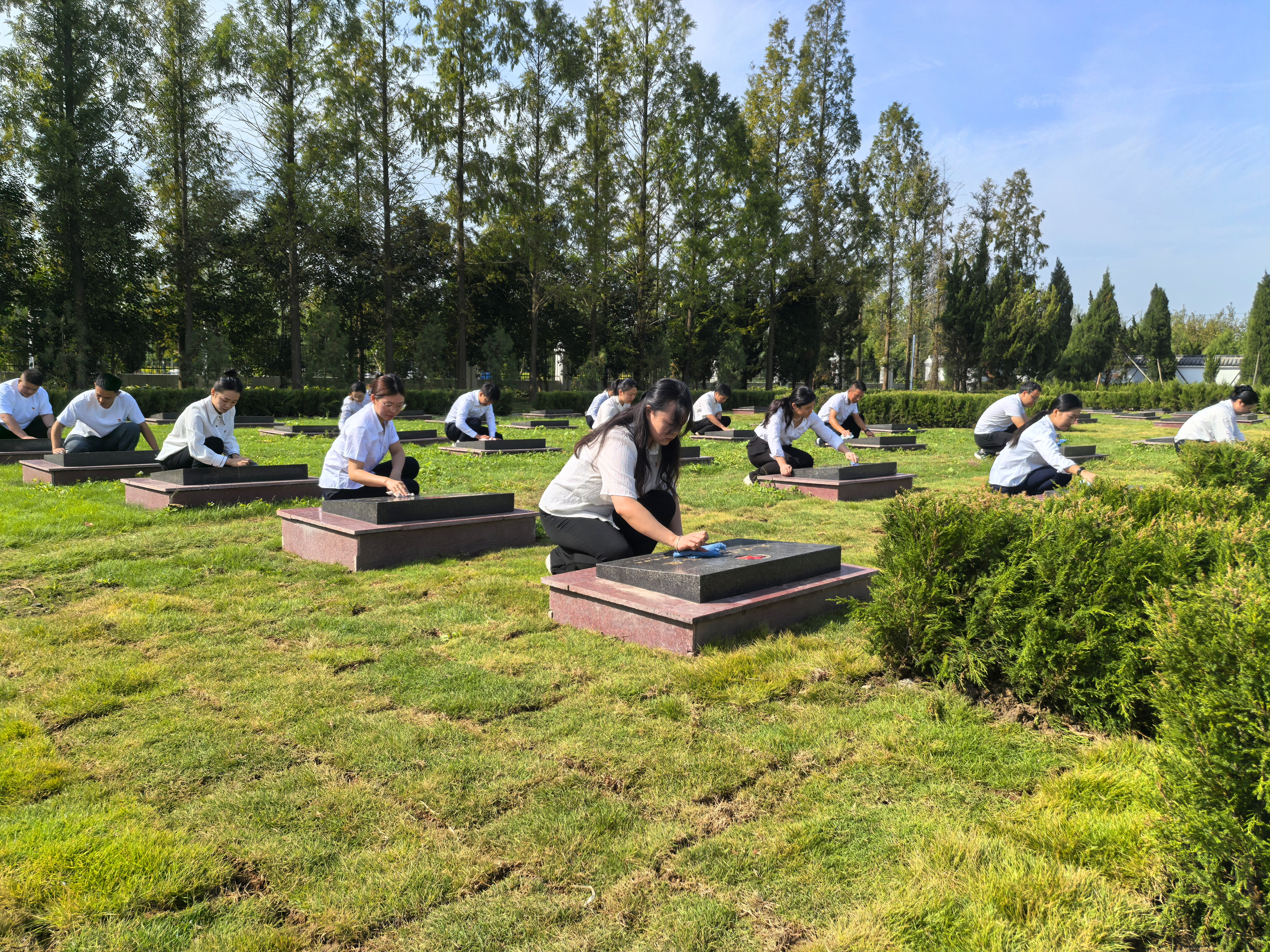 安徽定远仓镇开展“缅怀革命先烈 传承红色基因”烈士纪念日活动
