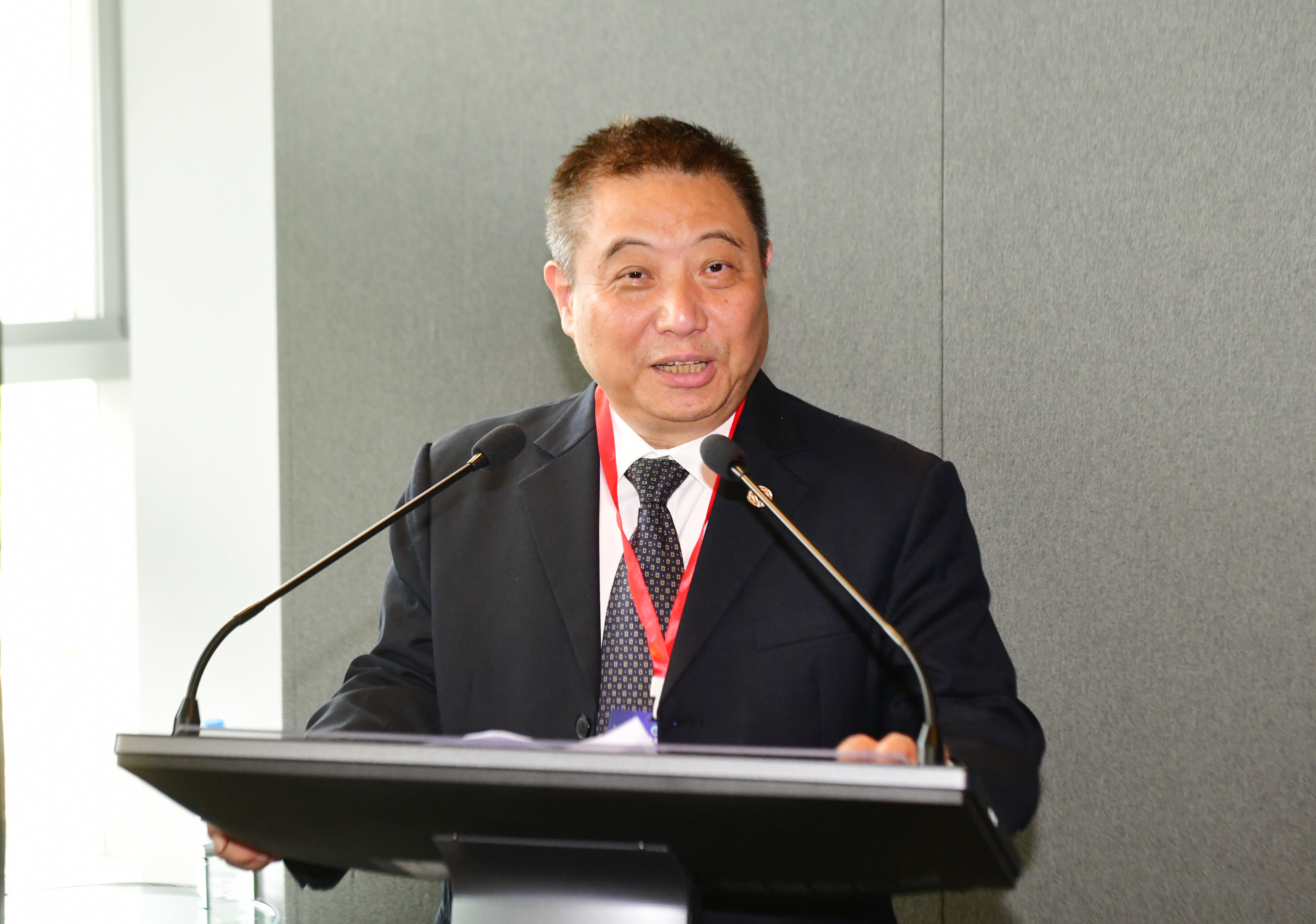 （香港商报董事、总经理戴杰先生）