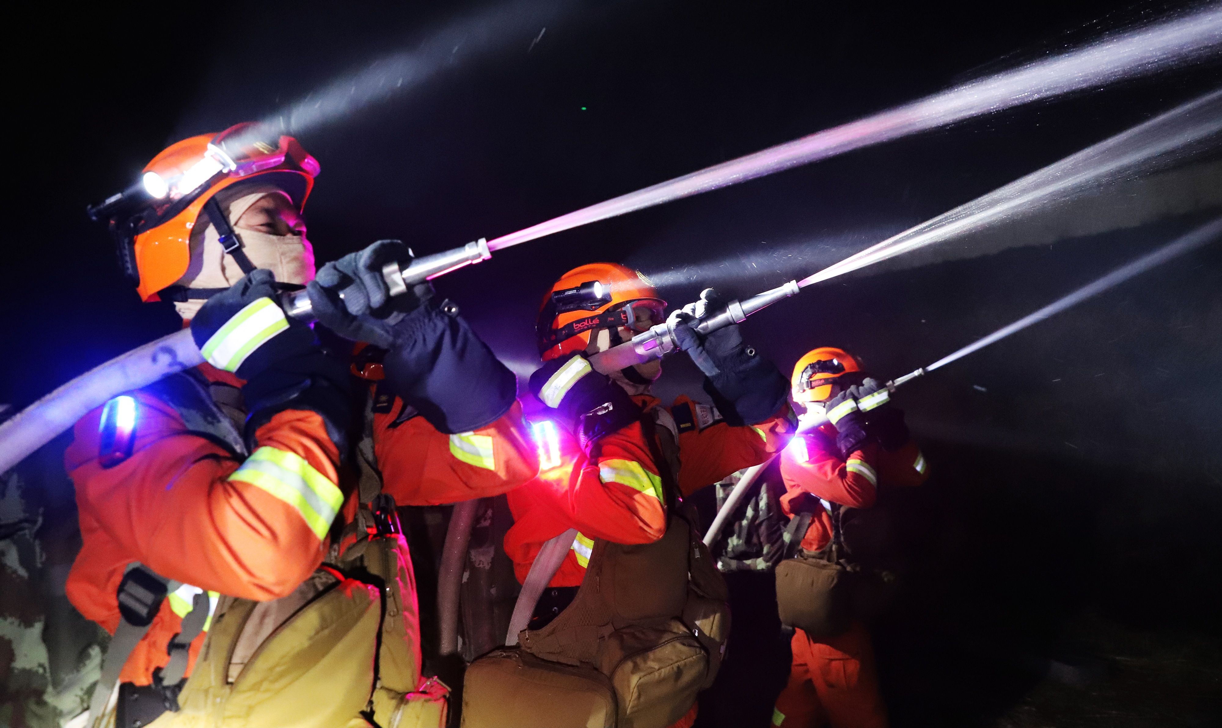 全力备战湖北秋冬森林防灭火 野外实战化演训锤炼救援本领 ——国家消防救援局湖北机动队伍2024年野外驻训成效显著