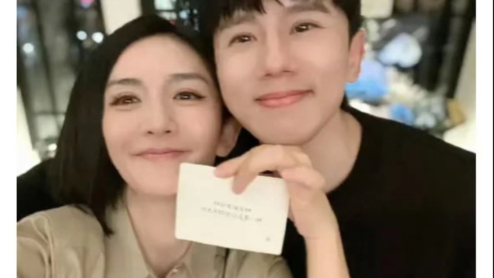 张杰谢娜庆祝结婚13周年 晒甜蜜合照深情表白超浪漫封面图