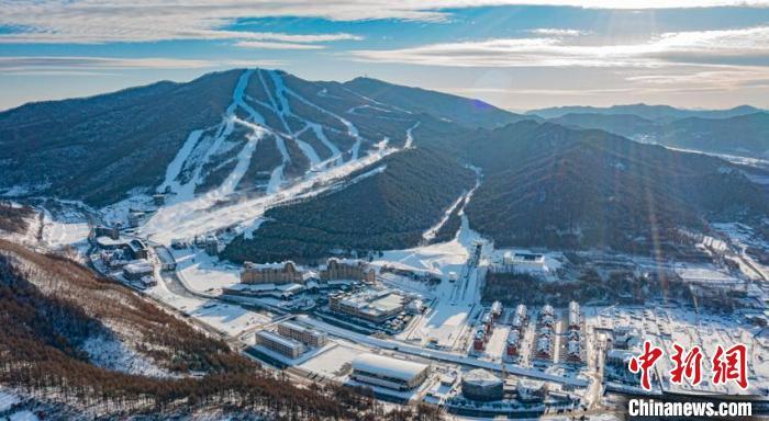 远眺万峰通化滑雪度假区。通化市委宣传部供图