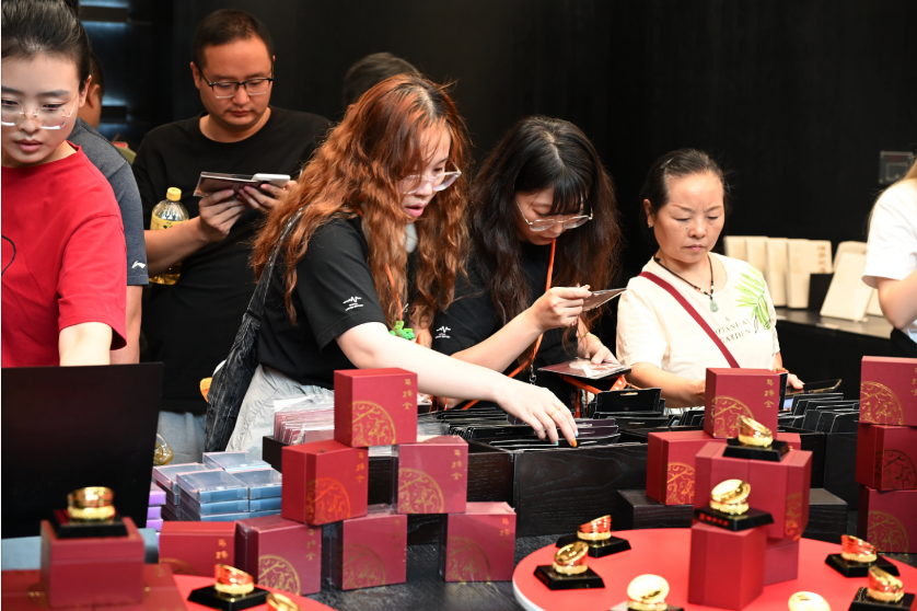 ▲三星堆博物馆海昏文创专区。