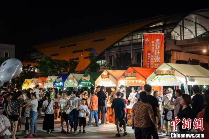 斜桥镇美食嘉年华现场(资料图)。斜桥镇供图