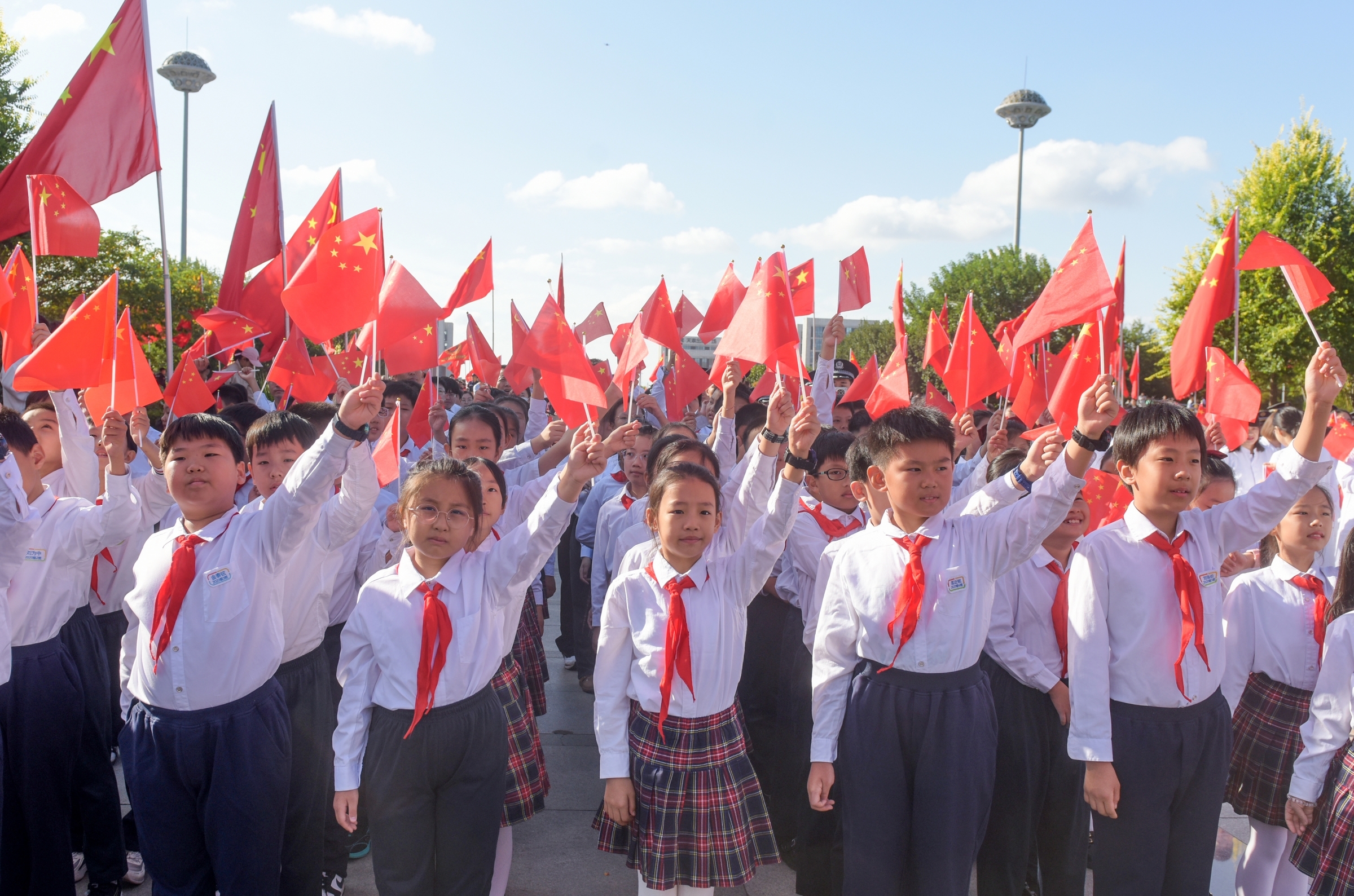 胶州市隆重举行庆祝中华人民共和国成立75周年升国旗仪式