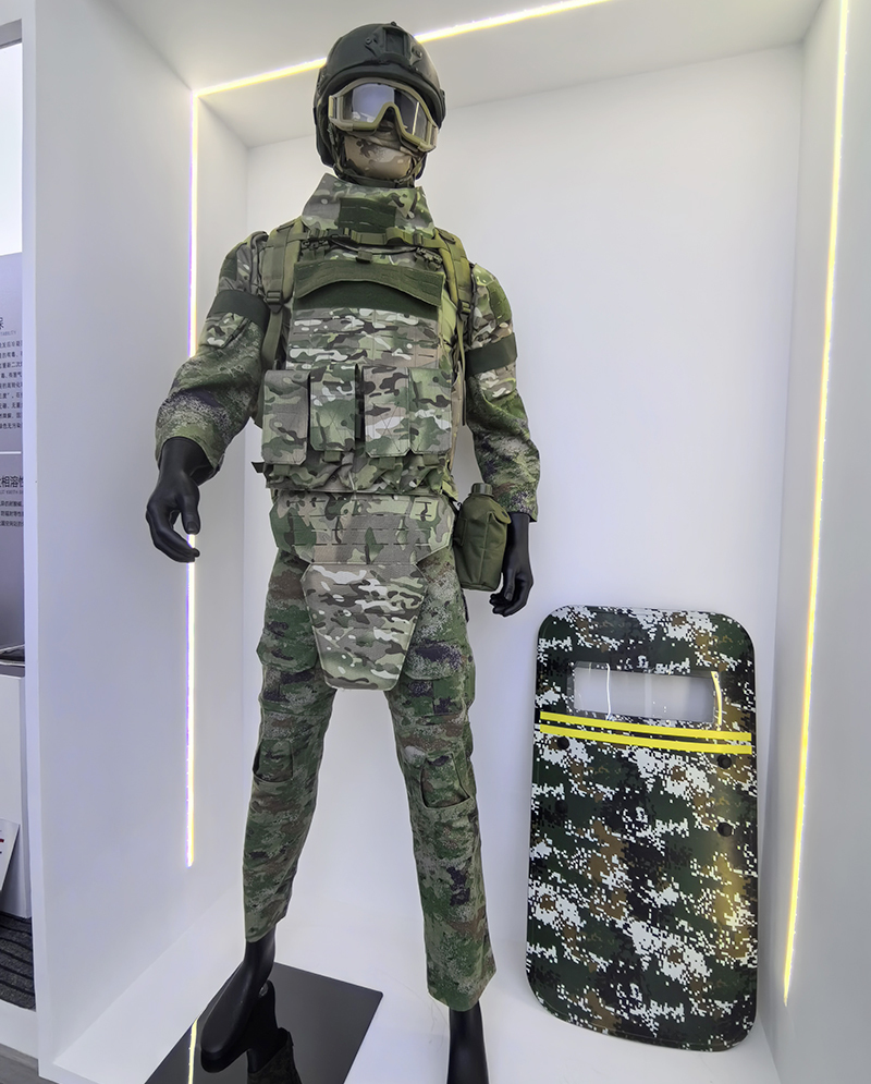 玄武岩纤维制作的防弹衣。