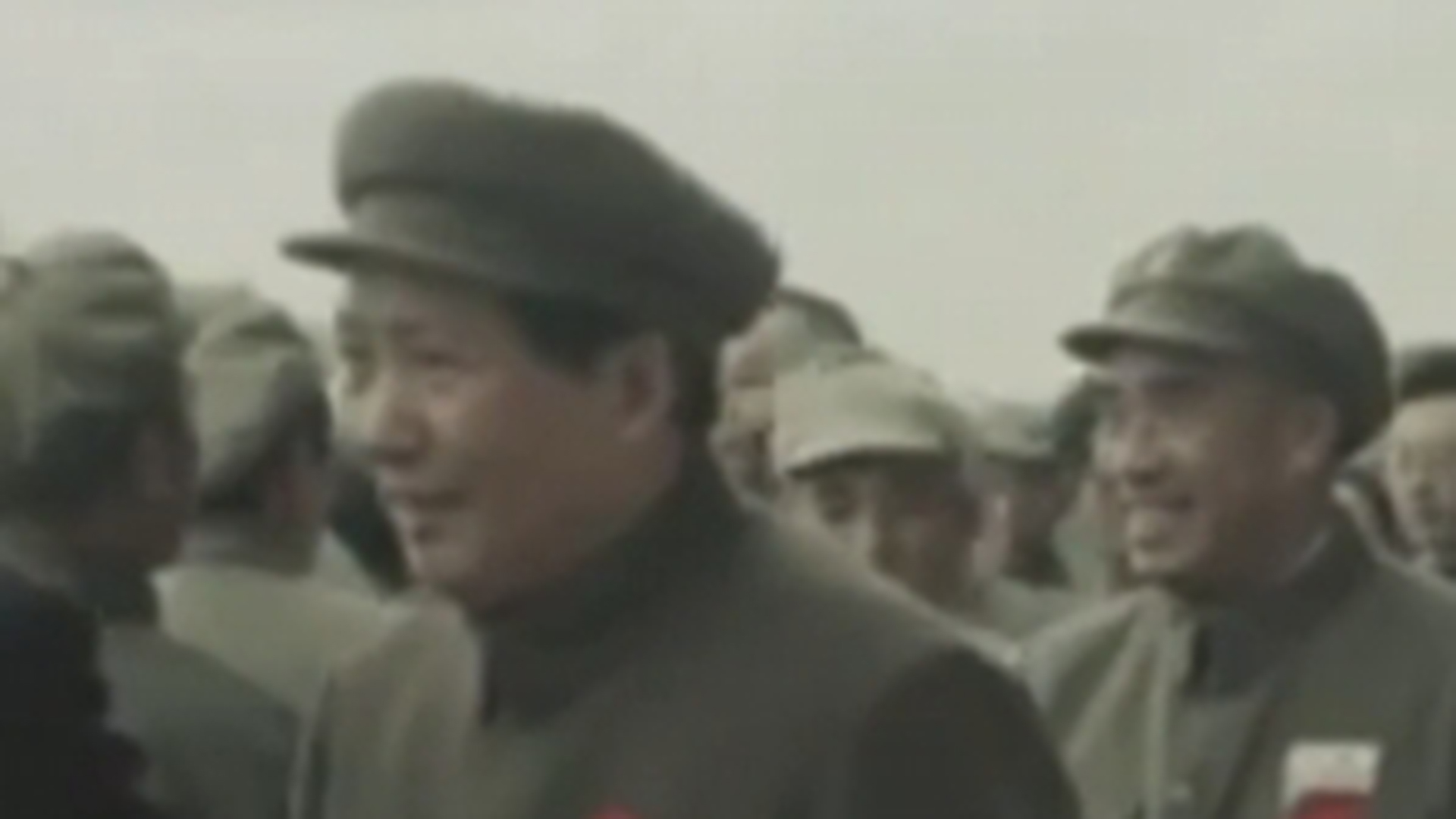 重温这一激动人心的伟大时刻，开国大典毛主席向全世界宣告：中华人民共和国中央人民政府今天成立了