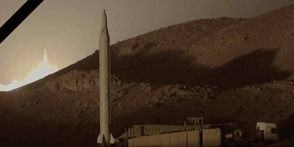 伊朗首次祭出法塔赫高超音速弹道导弹