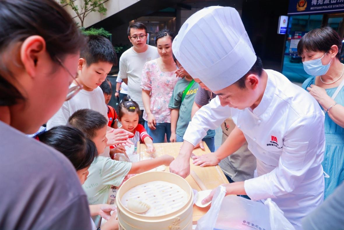 评选期间在武商梦时代的推广活动现场