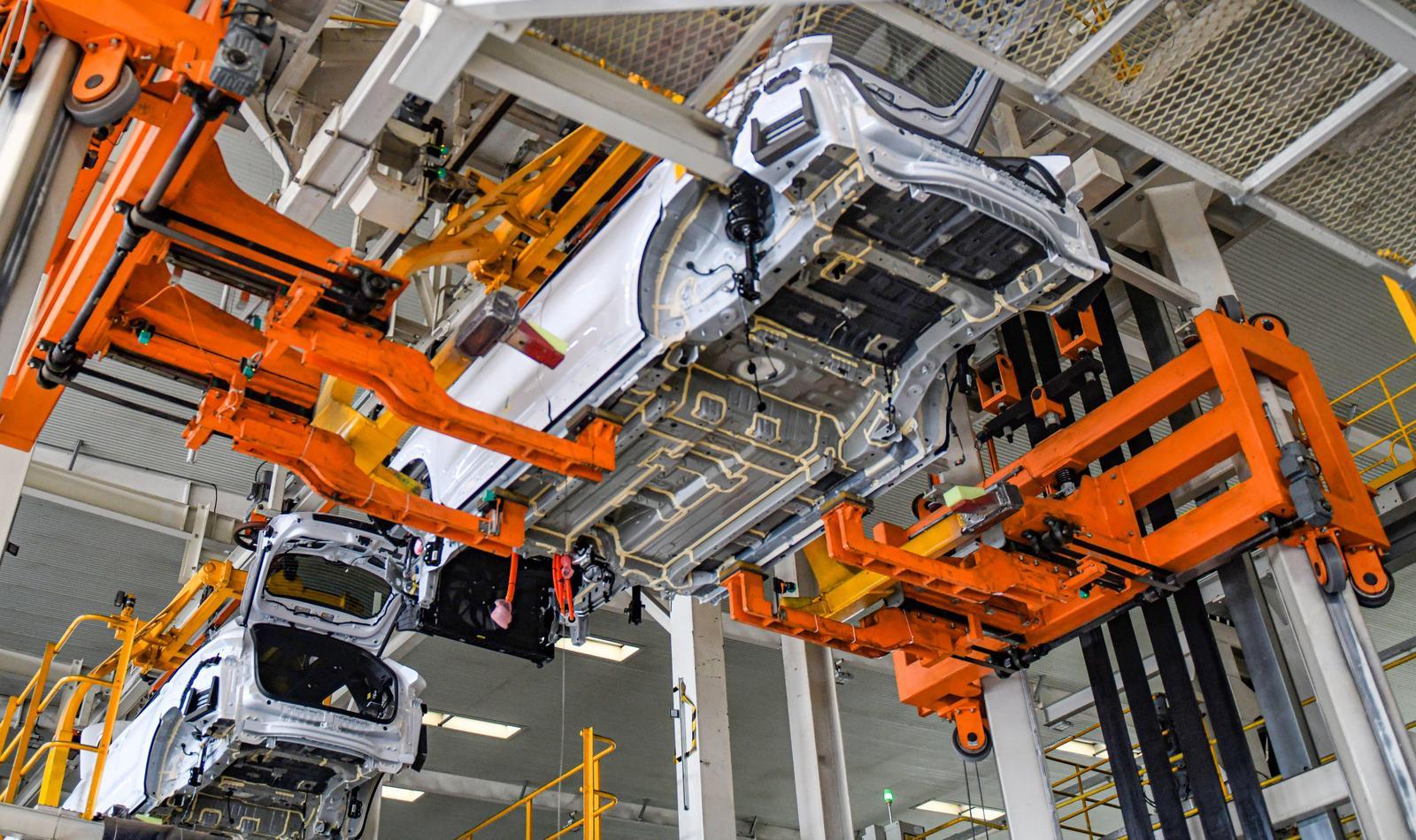 智能化的西安比亚迪总装工厂生产线。（资料图片）记者 窦翊明 摄